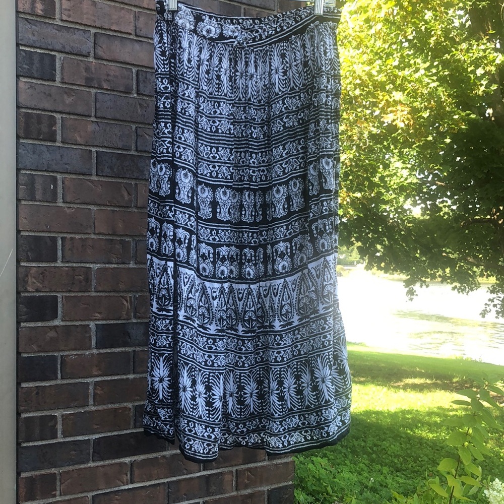 Black & White Printed Maxi Skirt - Flowy Women's Skirt